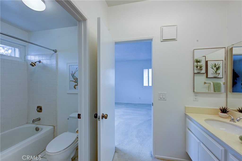 21665 Avenida Granada