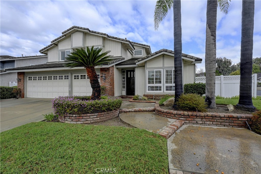 21665 Avenida Granada