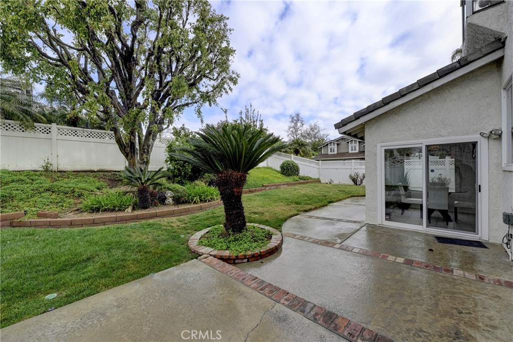 21665 Avenida Granada