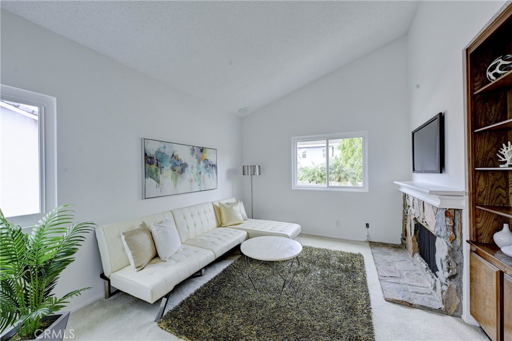 21665 Avenida Granada