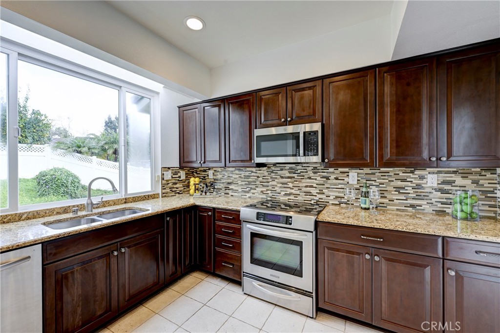 21665 Avenida Granada