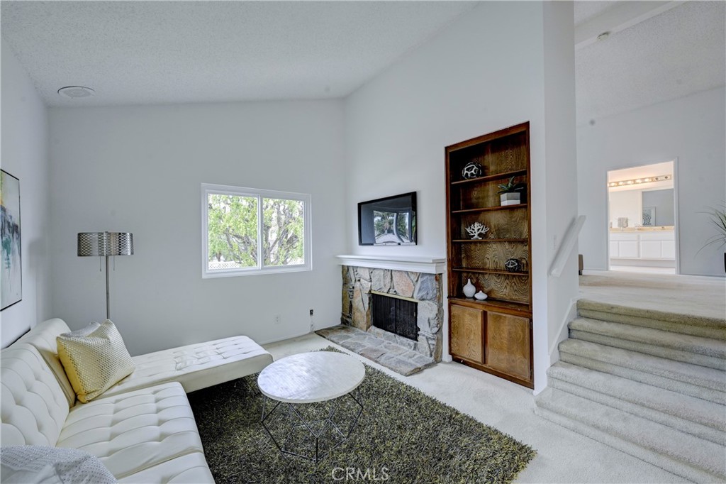 21665 Avenida Granada