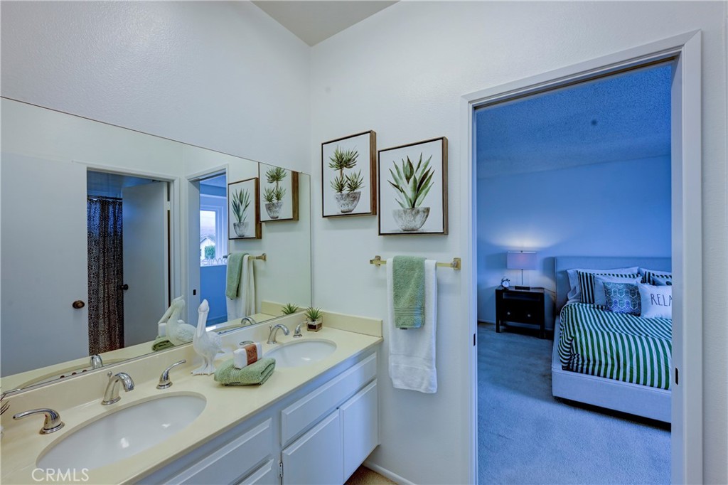 21665 Avenida Granada