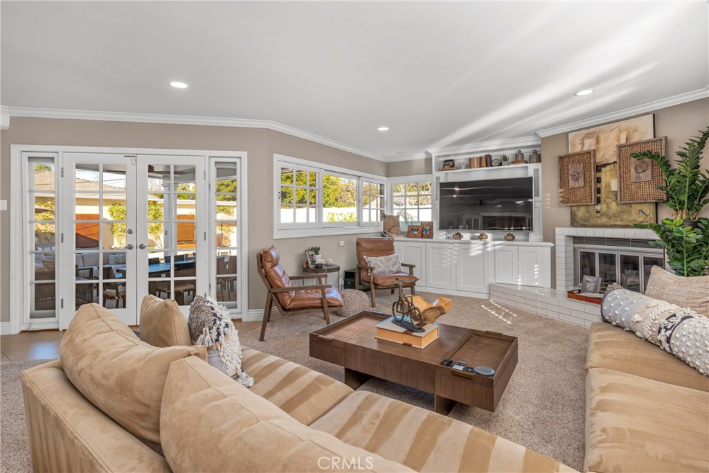 2527 Poinsettia Street