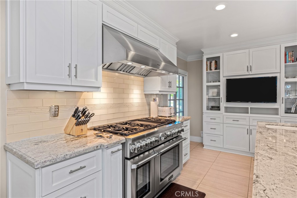 2527 Poinsettia Street