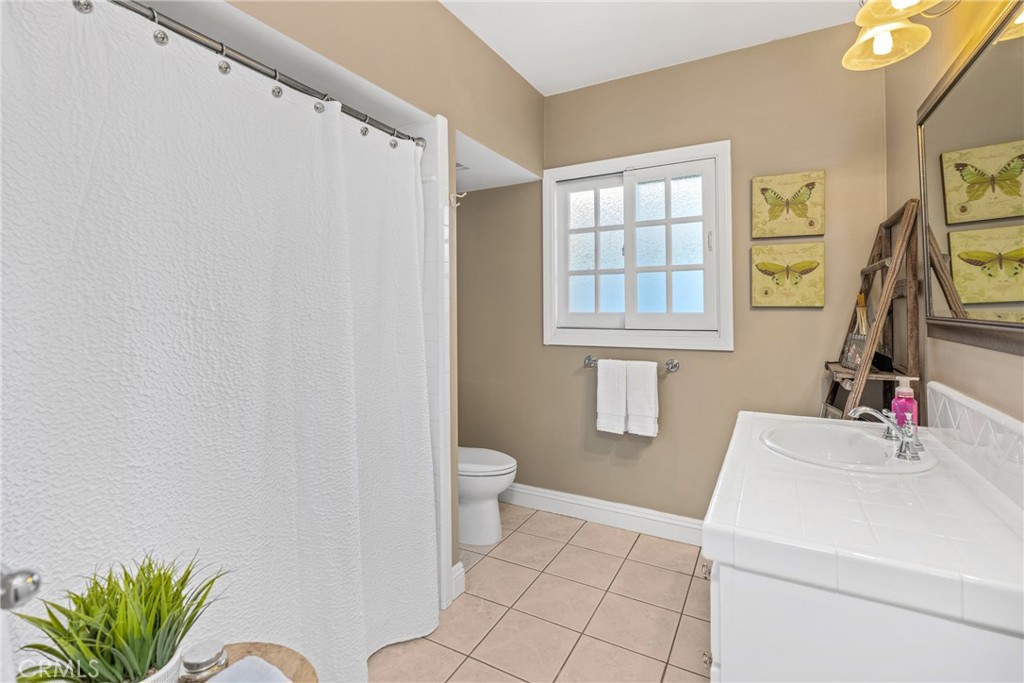 2527 Poinsettia Street