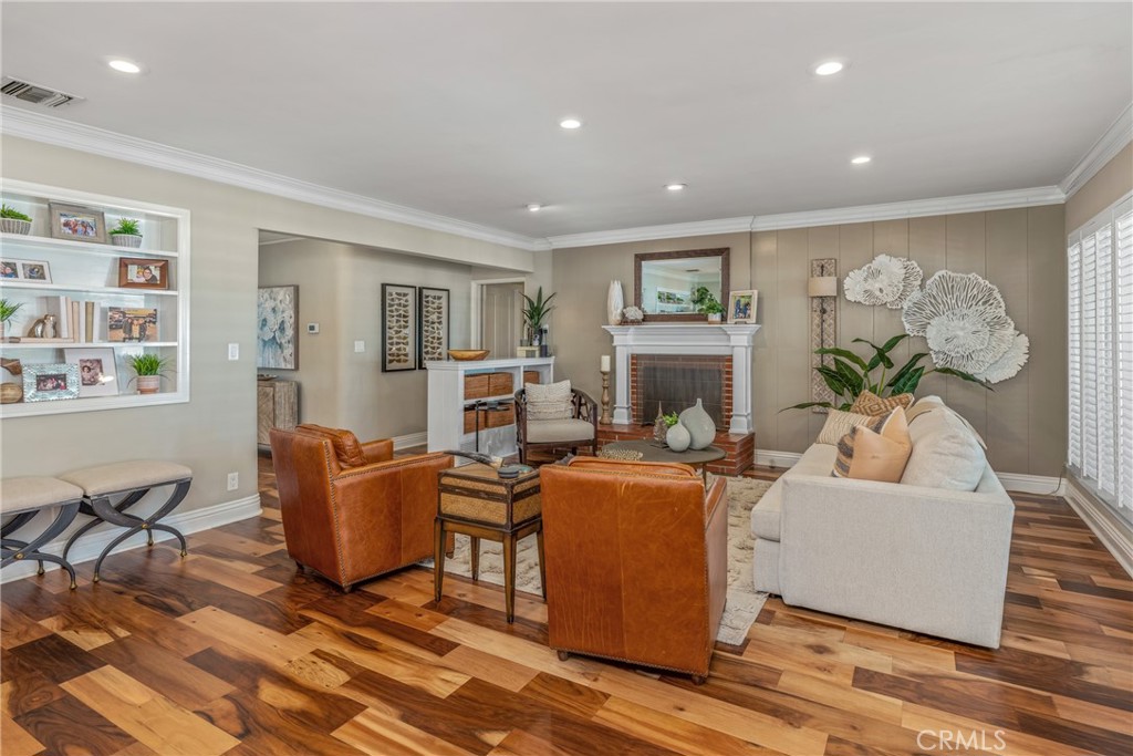 2527 Poinsettia Street