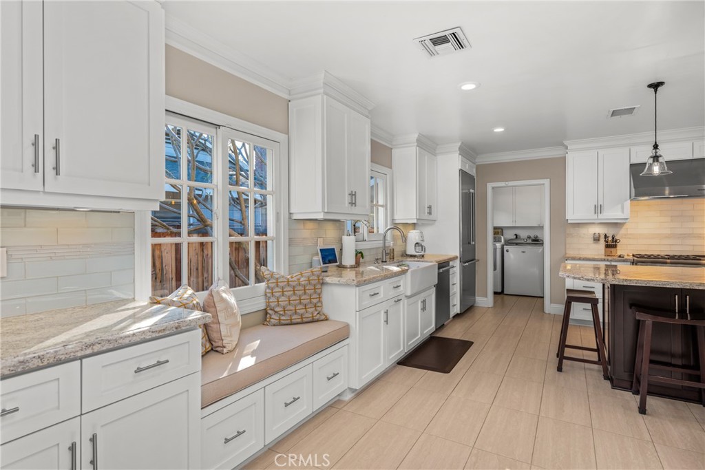 2527 Poinsettia Street