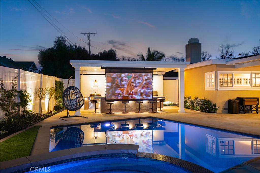 2527 Poinsettia Street