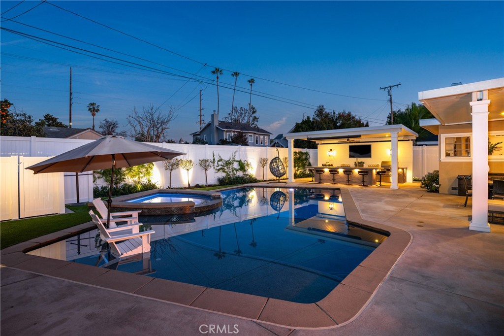 2527 Poinsettia Street