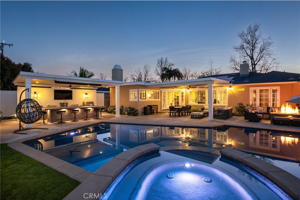 2527 Poinsettia Street