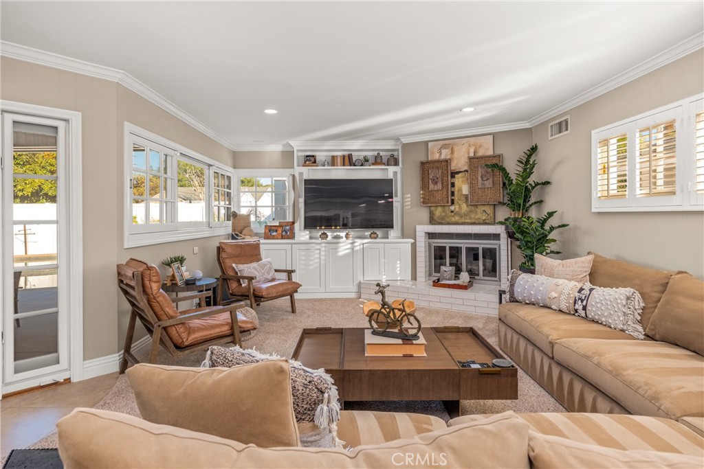 2527 Poinsettia Street