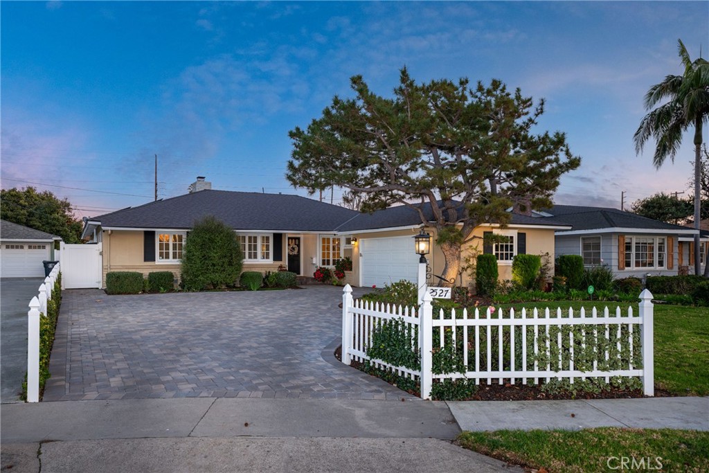 2527 Poinsettia Street