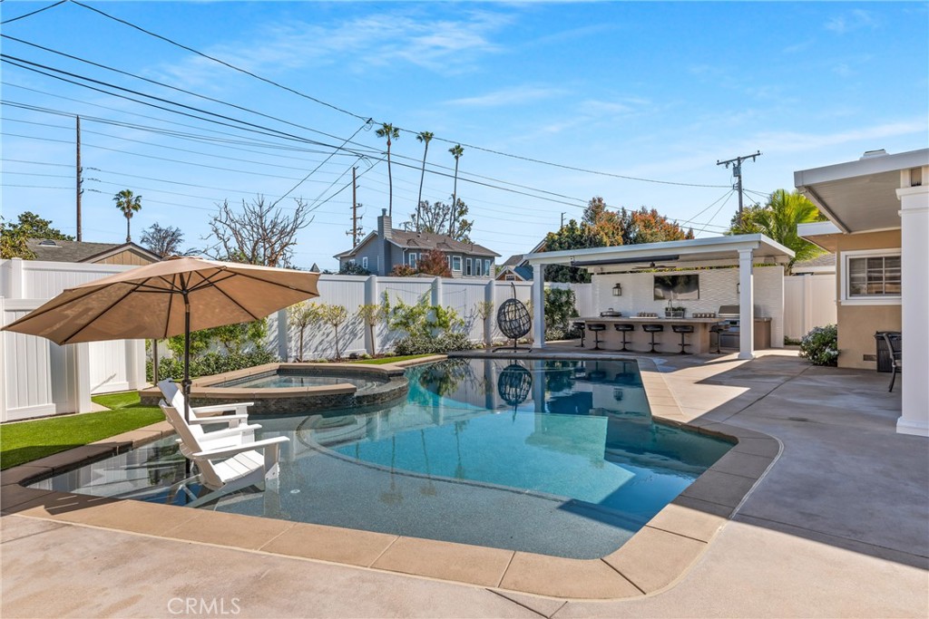 2527 Poinsettia Street