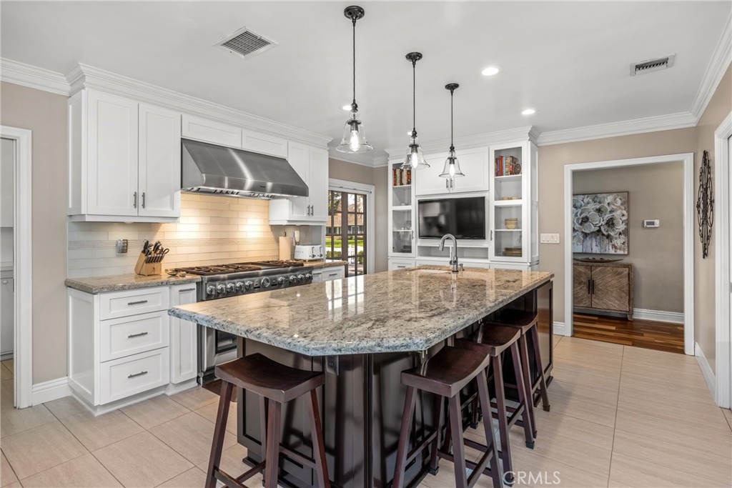 2527 Poinsettia Street