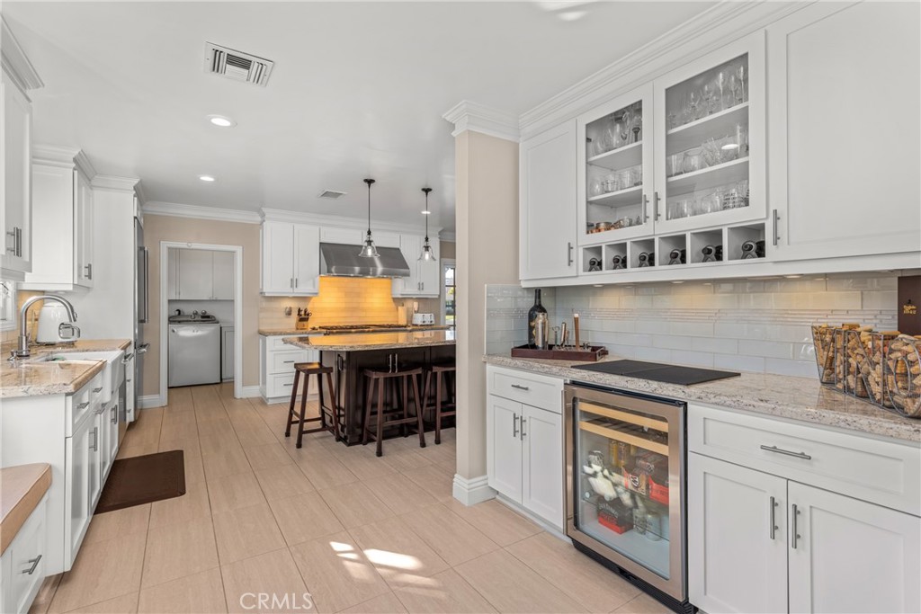 2527 Poinsettia Street