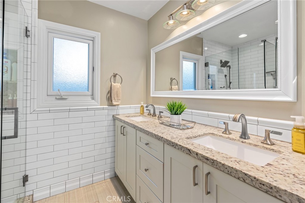 2527 Poinsettia Street