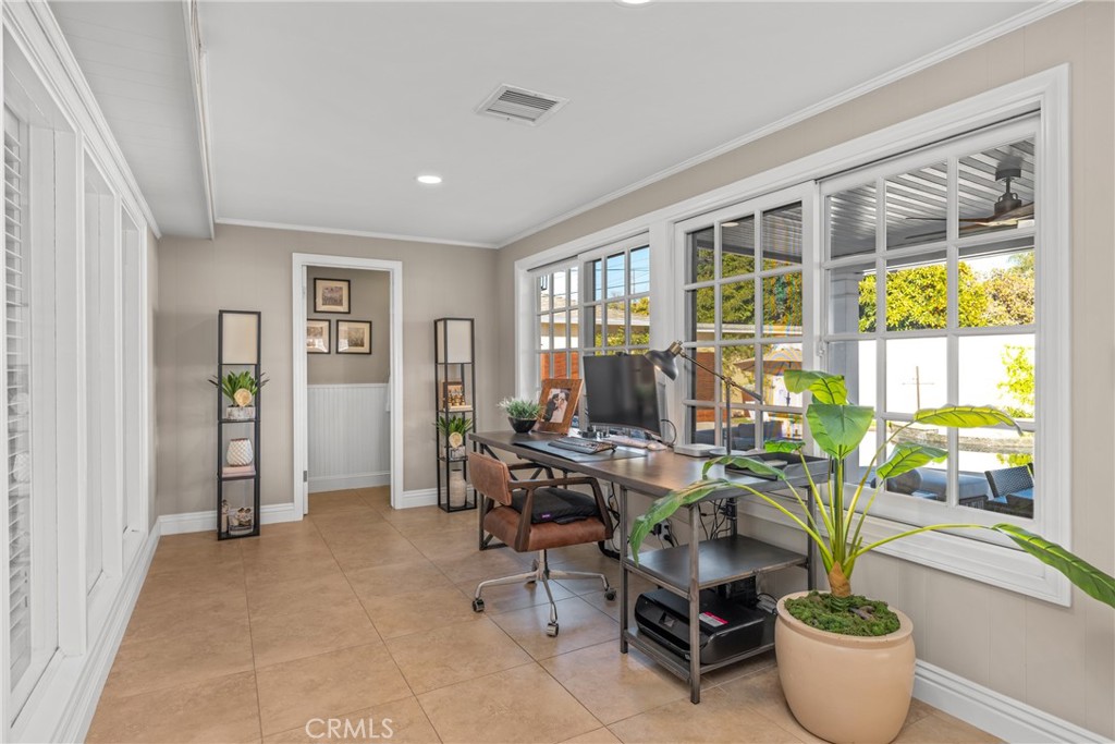 2527 Poinsettia Street