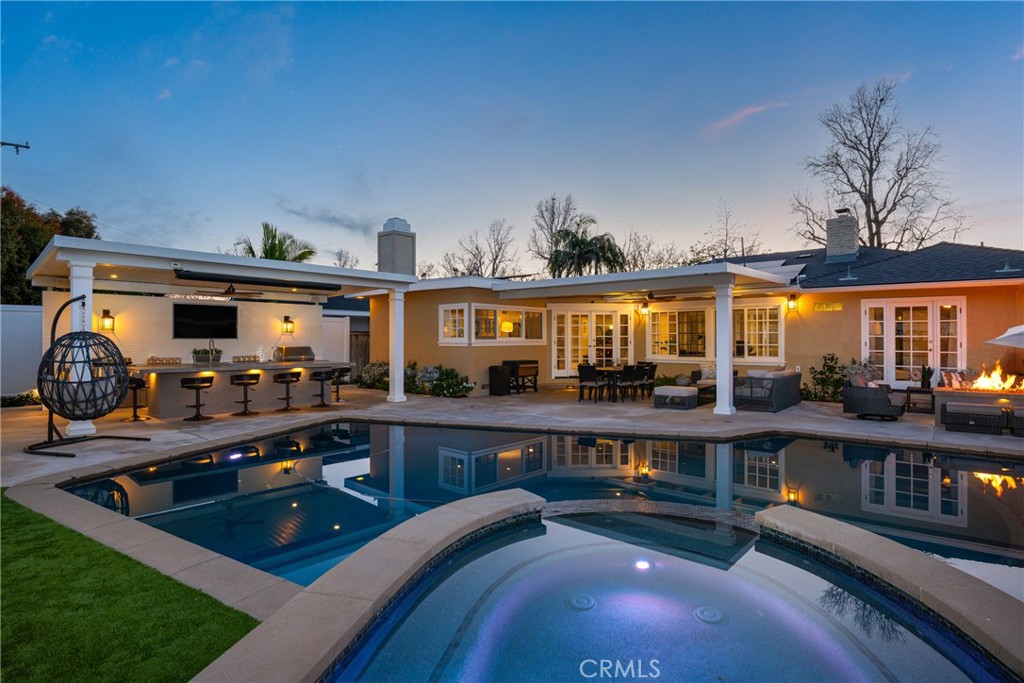 2527 Poinsettia Street