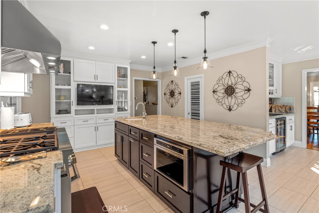 2527 Poinsettia Street