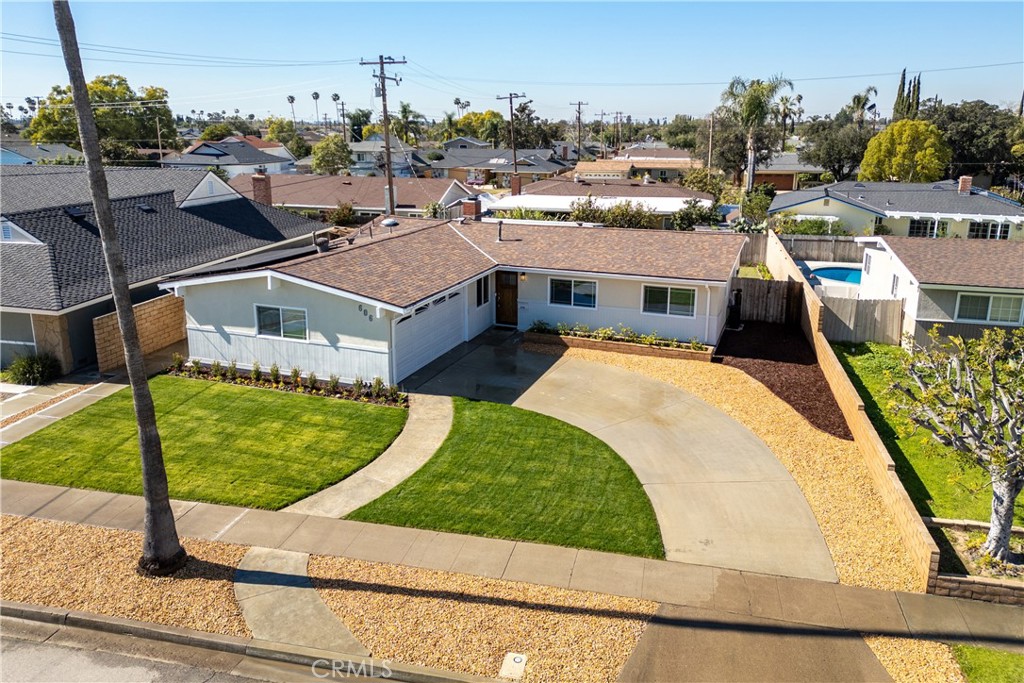 606 N Wrightwood Drive