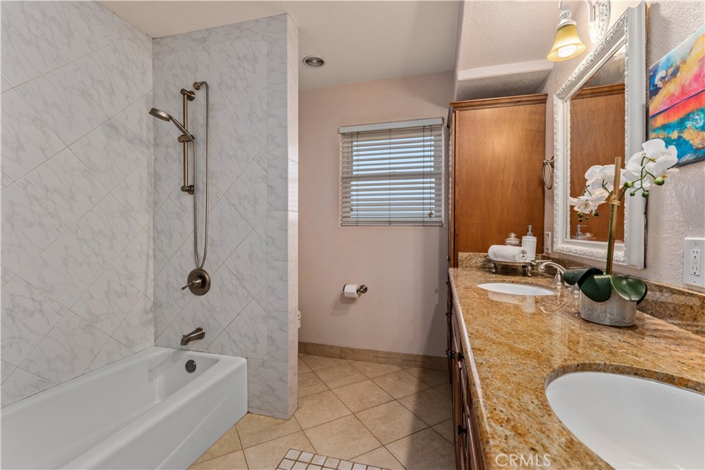 606 N Wrightwood Drive