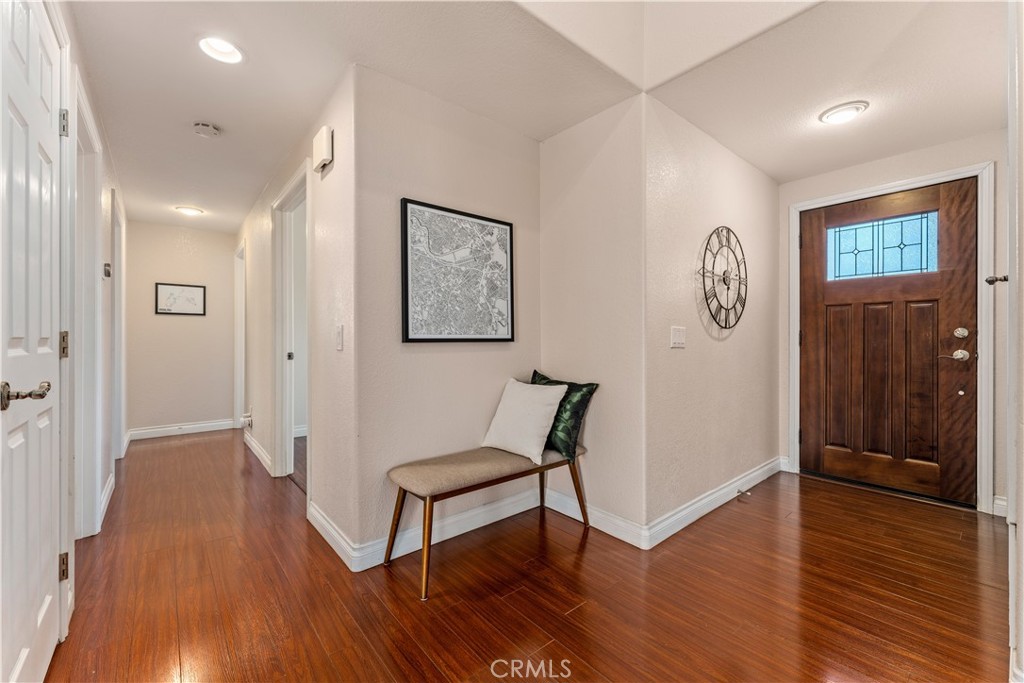 606 N Wrightwood Drive