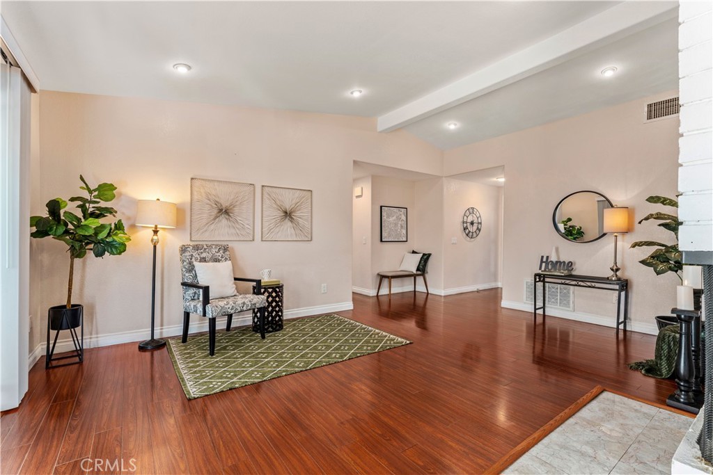 606 N Wrightwood Drive