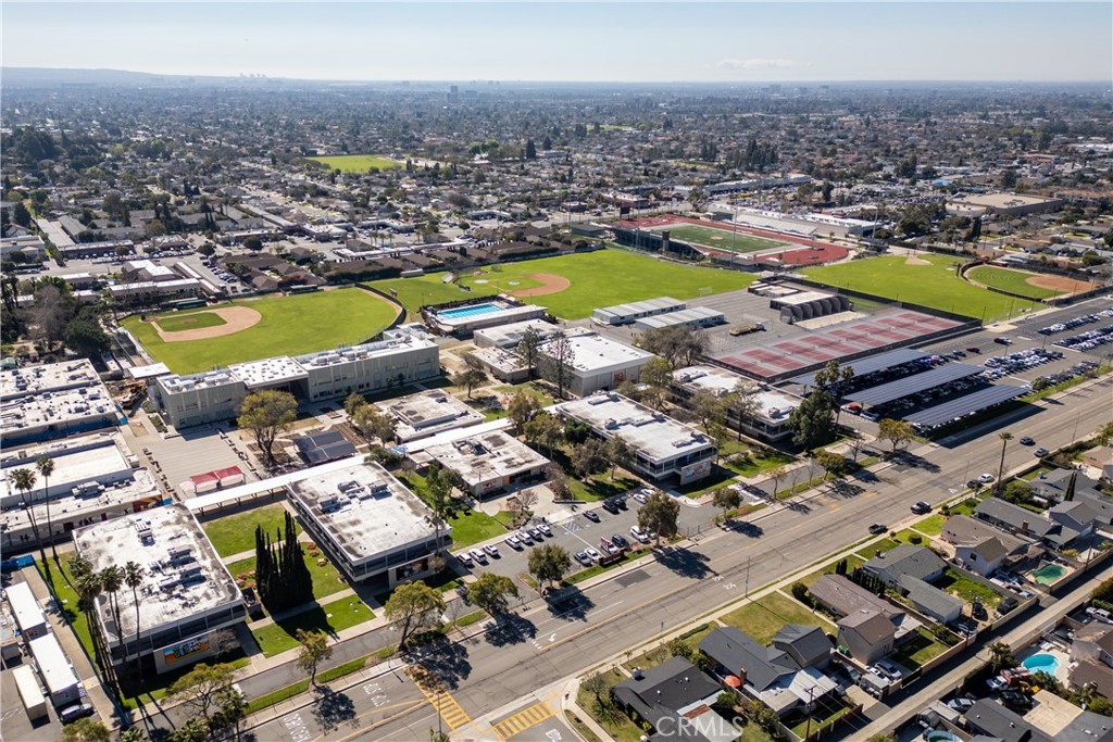 606 N Wrightwood Drive