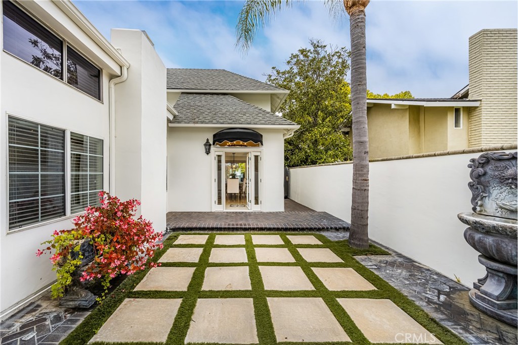 1460 N Stallion Street