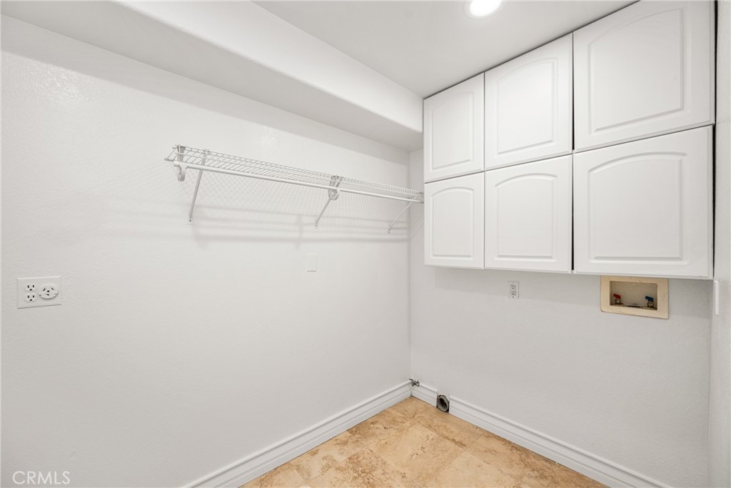 1460 N Stallion Street