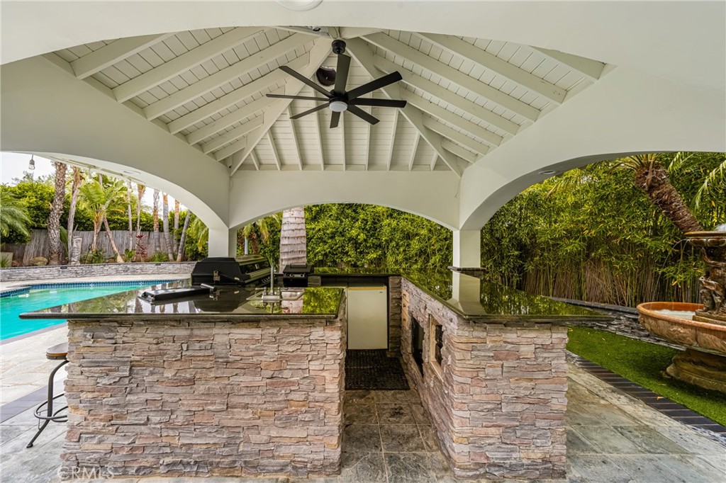 1460 N Stallion Street