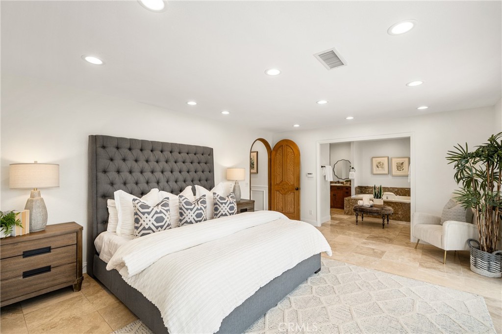 1460 N Stallion Street