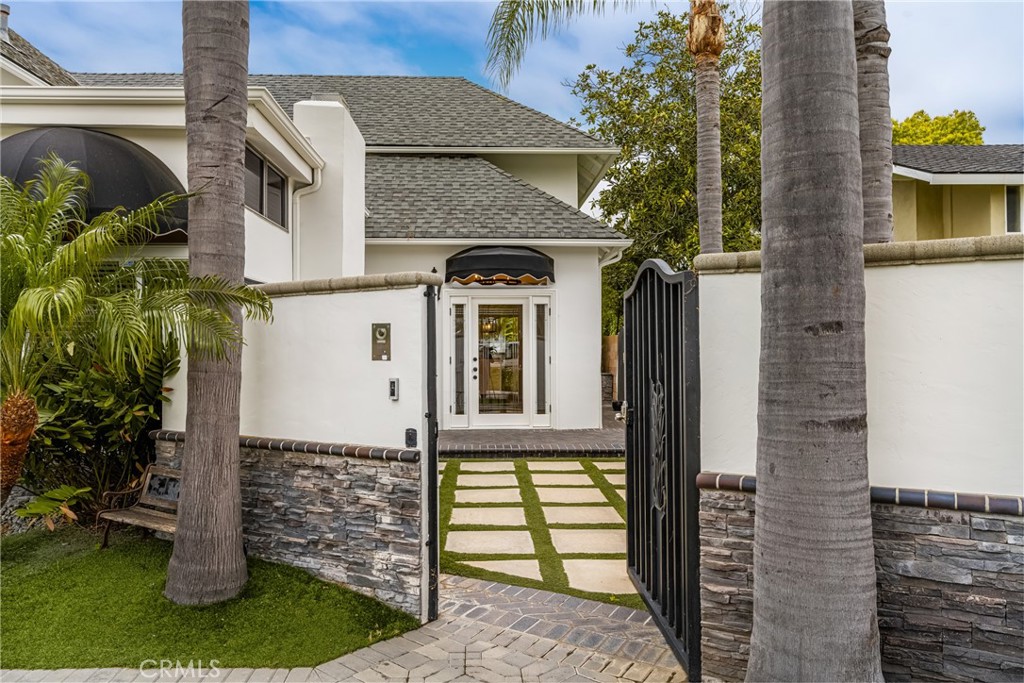 1460 N Stallion Street