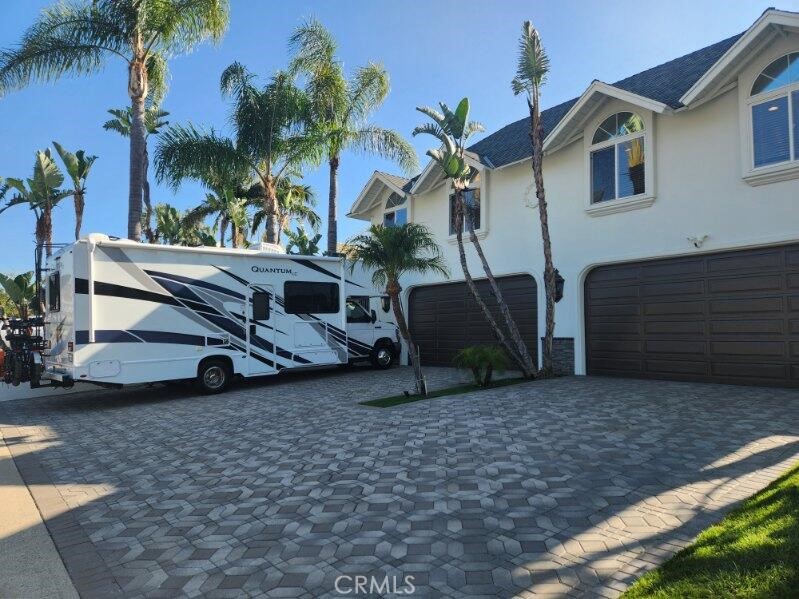 1460 N Stallion Street