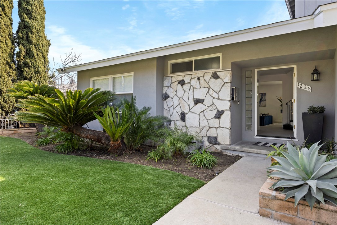 1228 W Katella Avenue