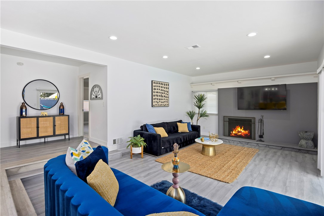 1228 W Katella Avenue