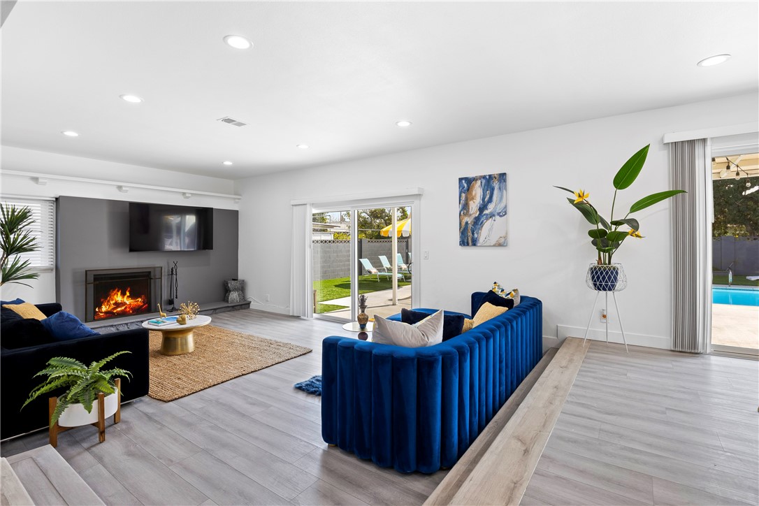 1228 W Katella Avenue