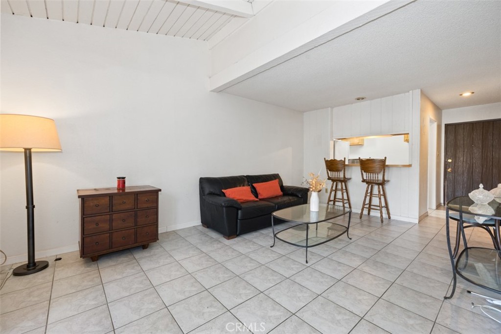 1030 W Macarthur Boulevard 62