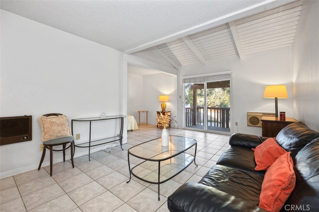 1030 W Macarthur Boulevard 62