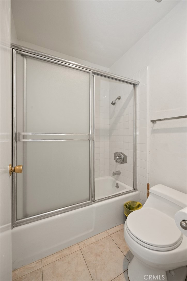 1030 W Macarthur Boulevard 62