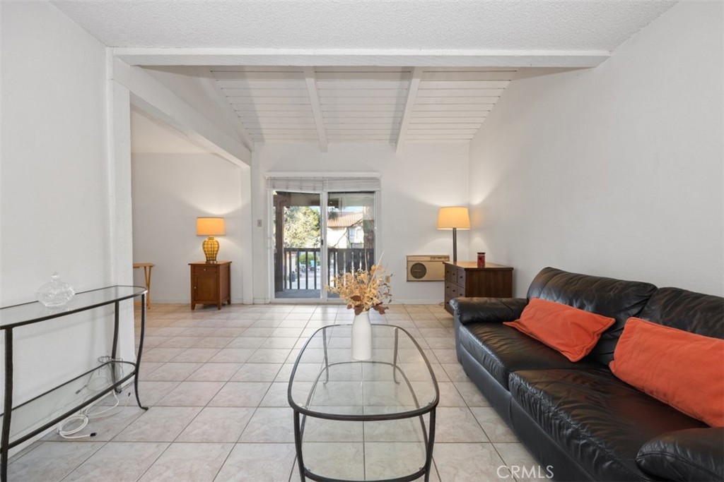 1030 W Macarthur Boulevard 62