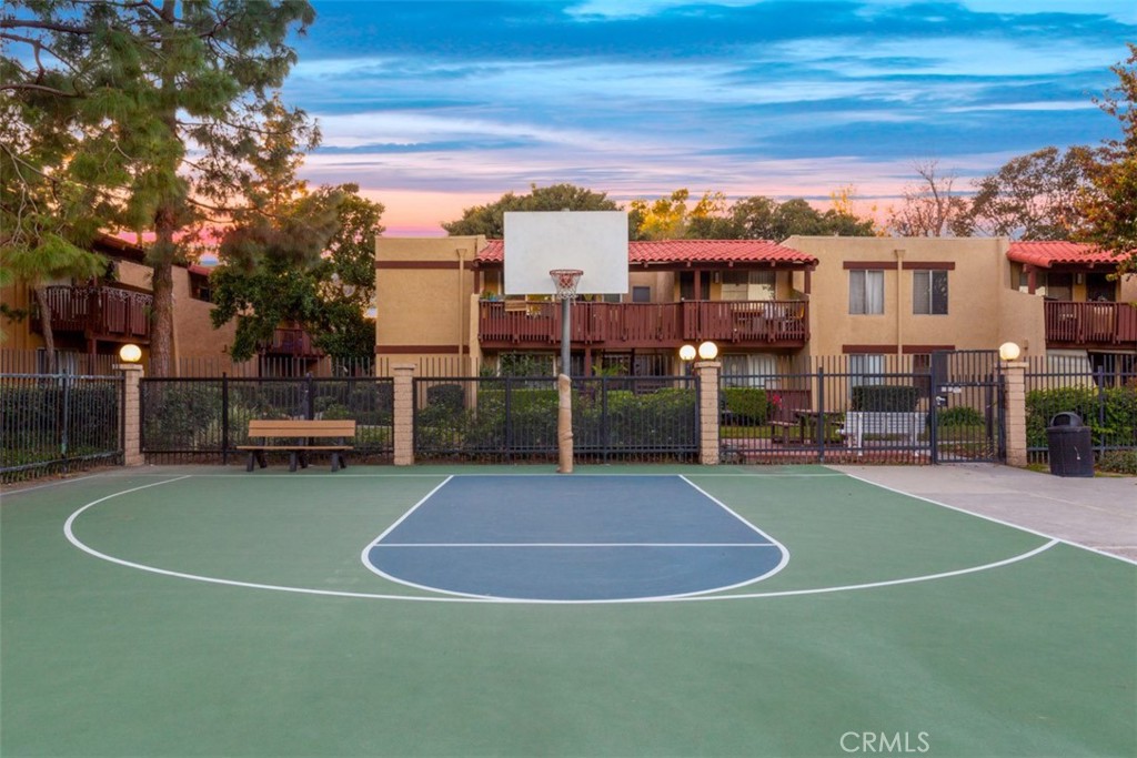 1030 W Macarthur Boulevard 62