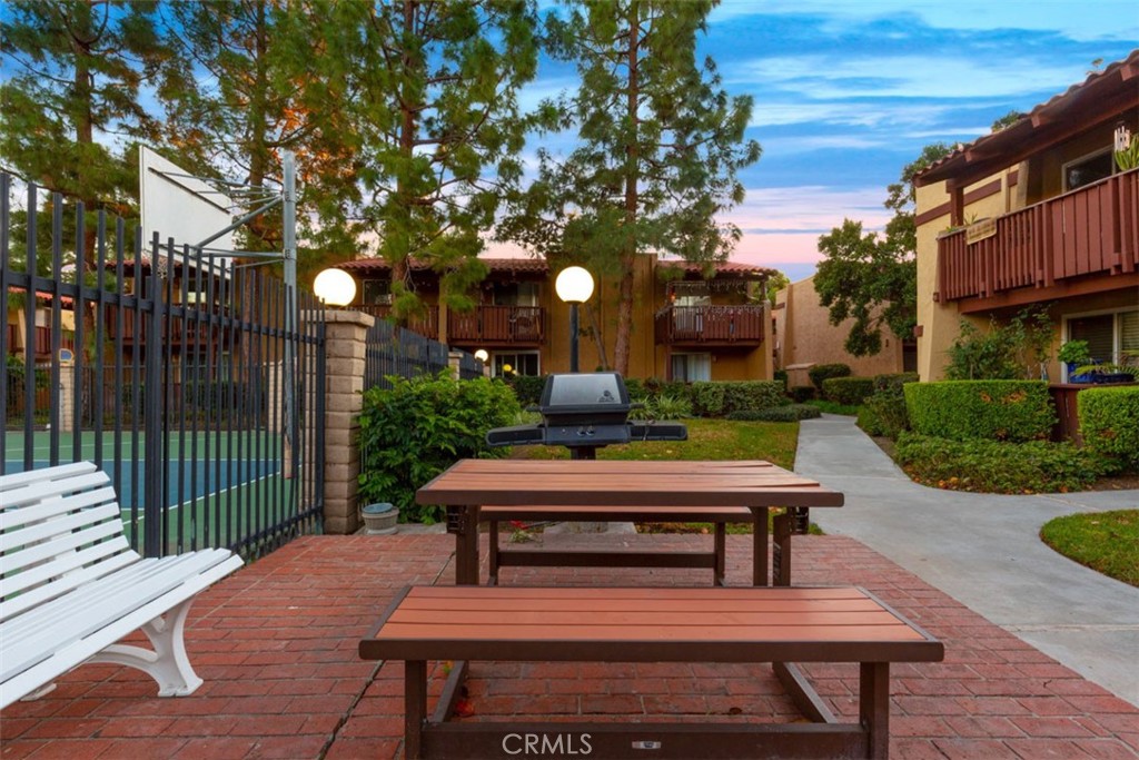 1030 W Macarthur Boulevard 62