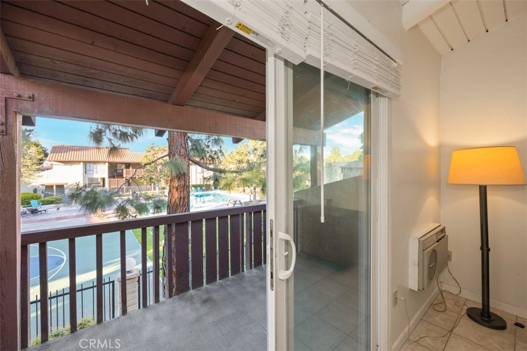 1030 W Macarthur Boulevard 62