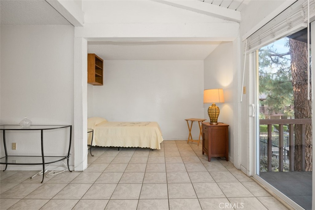 1030 W Macarthur Boulevard 62