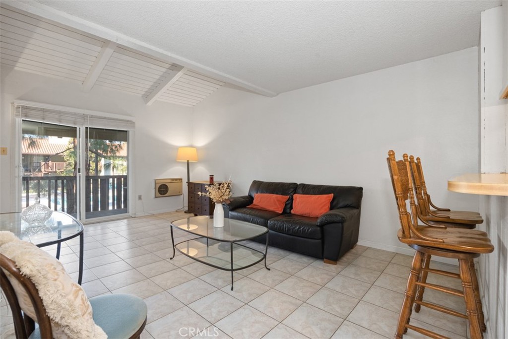 1030 W Macarthur Boulevard 62