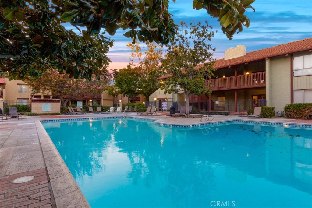 1030 W Macarthur Boulevard 62