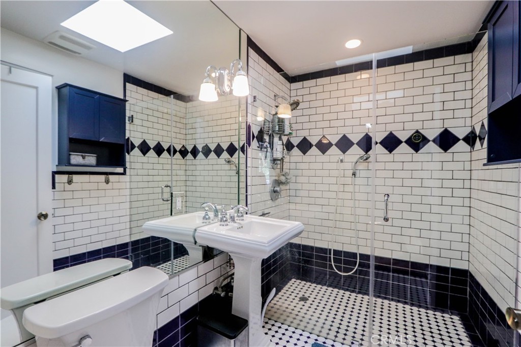 1276 E Appleton Street