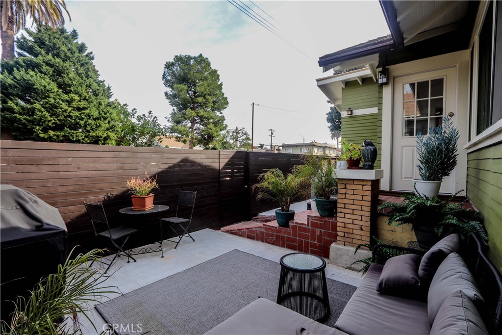 1276 E Appleton Street